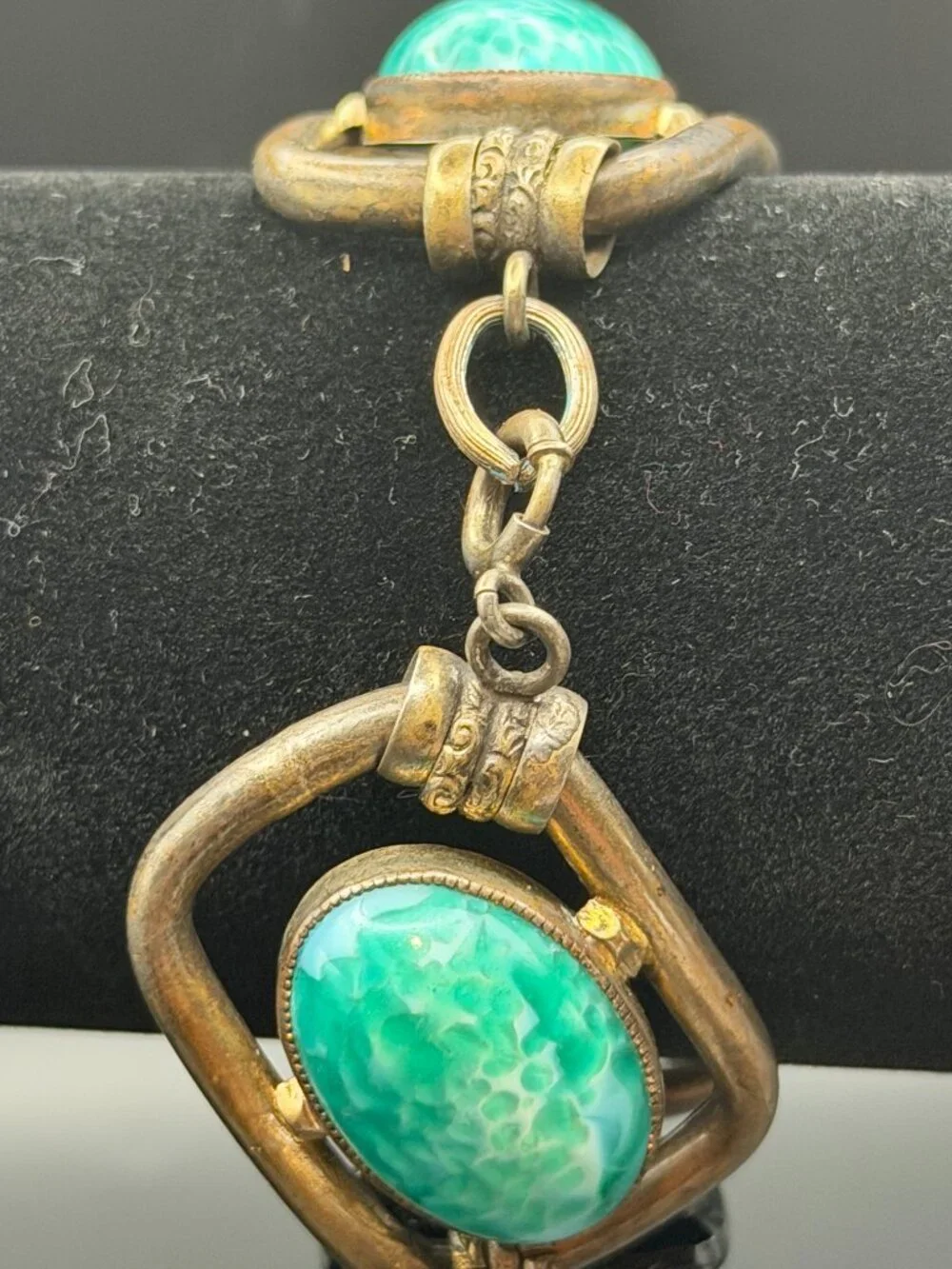 VTG BOHO Victorian Revival brass link bracelet green lucite moon glow stones 8